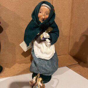 Byers' Choice Carolers - 1995 Doll Peddler "Cries of London" Series